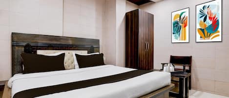 Bureau, literie fournie