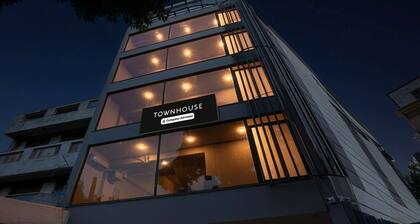 Townhouse Preet Vihar Metro Station