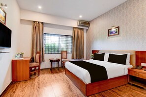 1 makuuhuone, työpöytä, vuodevaatteet