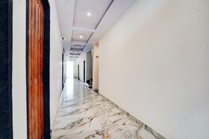 Interior - Collection O Radha Krishna Temple Vrindavan (Vrindavan)