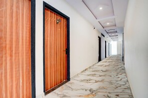 Interior - Collection O Radha Krishna Temple Vrindavan (Vrindavan)