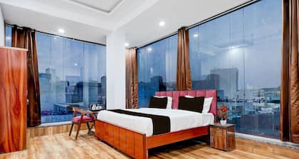 Super Townhouse Mandoli Metro Station