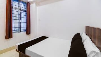 1 bedroom, desk, bed sheets