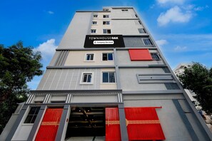 Exterior - Townhouse Oak Premier Raidurg Bio Diversity Park (Hyderabad)