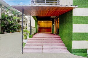 Unclassified image, 5 of 38, button - Palette Hotel And Resort Igatpuri (Igatpuri)