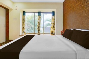 Skrivbord och sängkläder