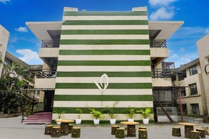 Unclassified image, 3 of 38, button - Palette Hotel And Resort Igatpuri (Igatpuri)