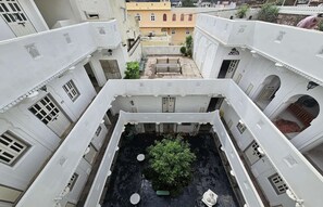 Khuôn viên nơi lưu trú