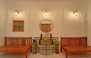 Lobby sitting area - Sitaram Bhawan - A Haritage Boutique Haveli (Jaipur)
