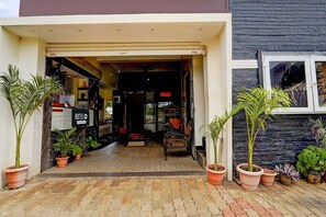 Unclassified image, 3 of 43, button - Collection O New Theni Bus Terminal (Theni)