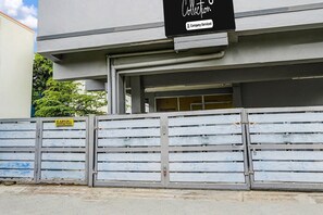 Exterior detail - Collection O Nanmangalam Lake (Chennai)