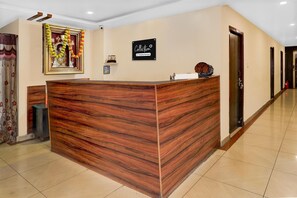 Luokittelematon kuva, 5 kautta 25, painike