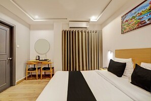 Een bureau, beddengoed