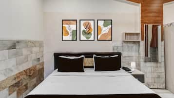 1 bedroom, desk, bed sheets