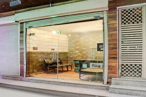 Property grounds - Hotel O Ramesh Nagar Metro Station (Delhi)