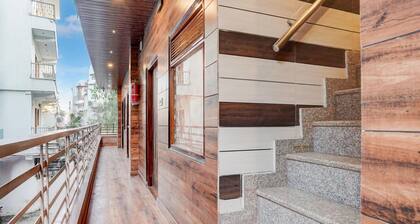 Hotel O Ramesh Nagar Metro Station