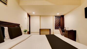 1 chambre, bureau, draps fournis