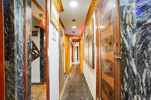 Interior - POP 84209K Ya Inn And Suites (Bangalore)