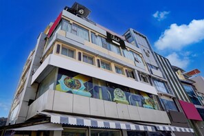 Exterior - POP 84209K Ya Inn And Suites (Bangalore)