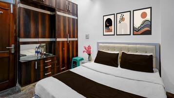 1 makuuhuone, työpöytä, vuodevaatteet