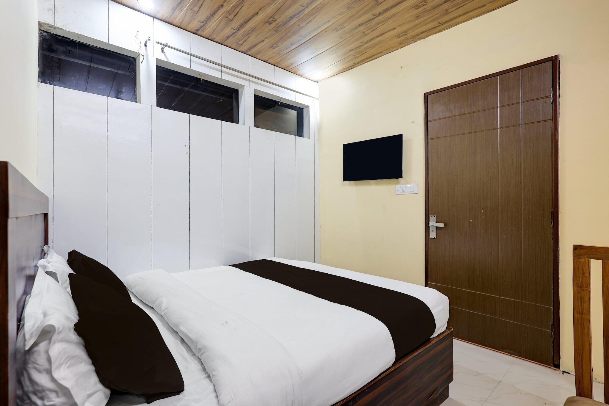 Skrivebord og sengetøy