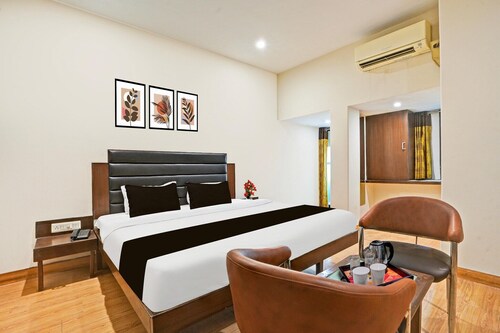 Collection O Gurudwara square Hotel