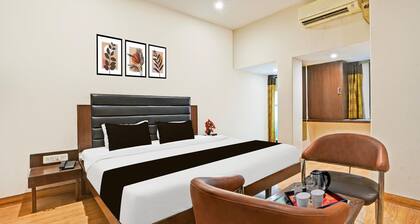 Collection O Gurudwara square Hotel