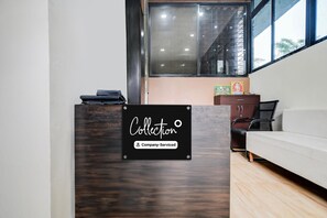 Luokittelematon kuva, 4 kautta 28, painike