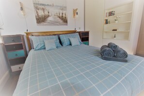 1 bedroom, iron/ironing board, travel cot, WiFi - Welcome Retreats (Plymouth)