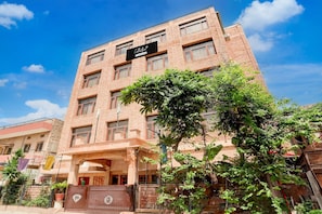 Unclassified image, 4 of 28, button - Super Collection O Rai Ka Bagh (Jodhpur)