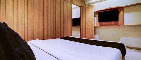 Skrivebord og sengetøy