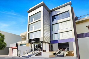 Imagen sin descripción, 2 de 33, botón