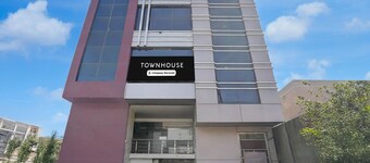 Townhouse Sitapur Railway Jn Aman Inn