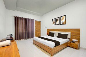 1 chambre, bureau, draps fournis