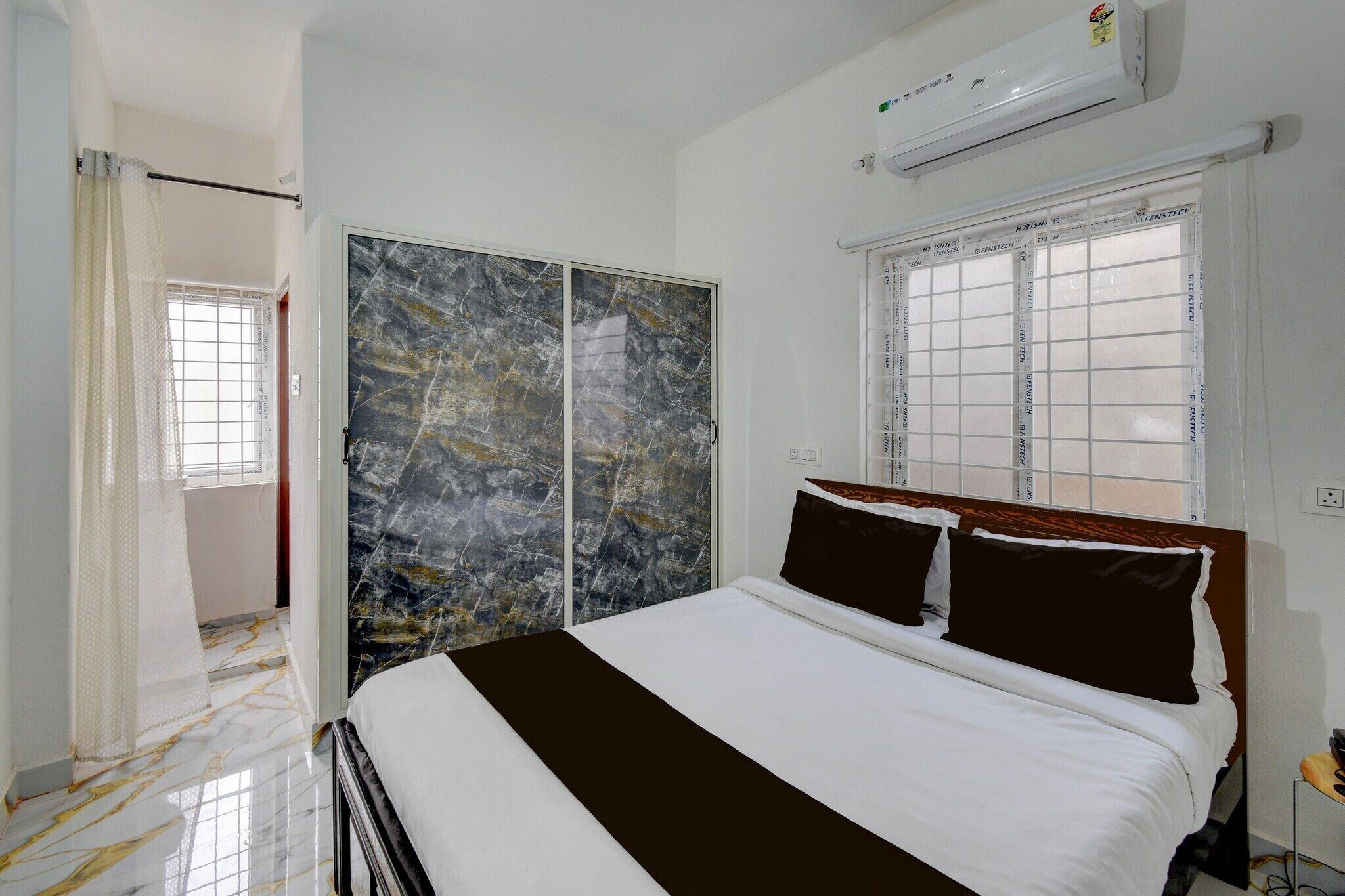 1 bedroom, desk, free WiFi, bed sheets