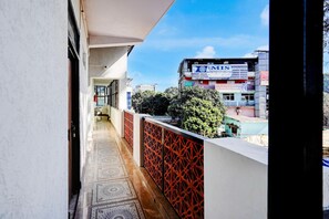 Unclassified image, 3 of 28, button - Hotel O Survey Chowk Bus Terminal (Dehradun)