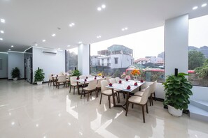 Dining - Tam Coc Sunshine Villa (Hoa Lu)