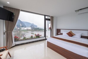 Habitación doble de uso individual, balcón, vistas a la montaña | Minibar, cortinas opacas, sistema de insonorización y wifi gratis