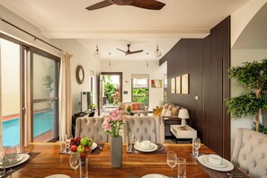 Family dining - TBK VILLA VAGATOR  ENCAANTO (Vagator)