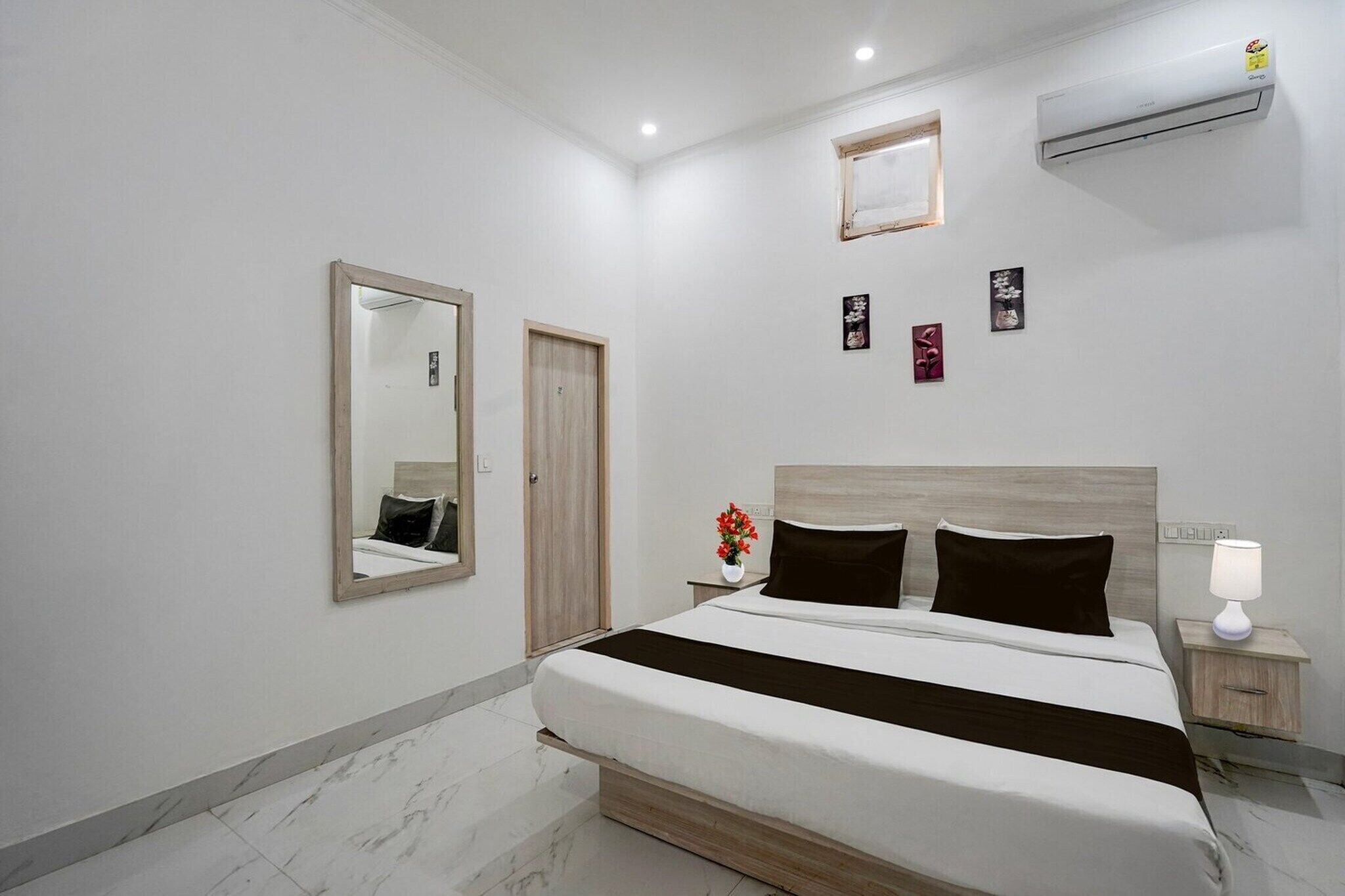 1   間睡房、書桌、床單