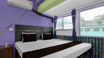 1 chambre, bureau, draps fournis