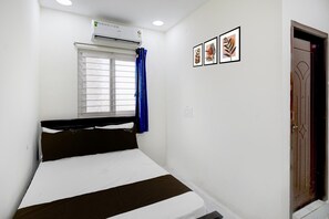 1 chambre, bureau, draps fournis