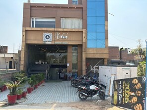 Ảnh chưa phân loại, 4 trong số 6 ảnh, nút