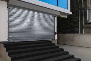 Exterior detail - Townhouse Madhyamgram Chowmatha (Kolkata)