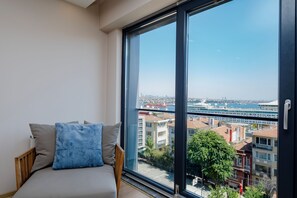 Interior - Bosphorus View with 1-Bedroom and 2 Double Beds - Elevator - Car Parking (İstanbul)