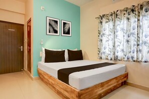 1 chambre, bureau, draps fournis