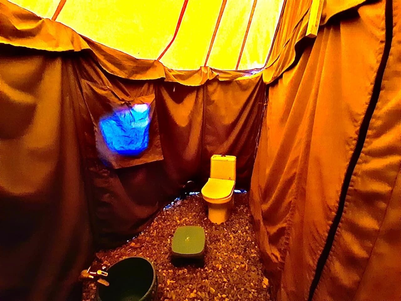 Tente Confort, salle de bains privée, vue montagne