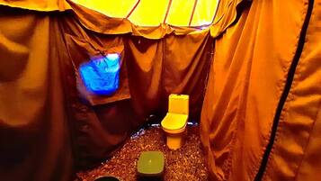 Tente Confort, salle de bains privée, vue montagne