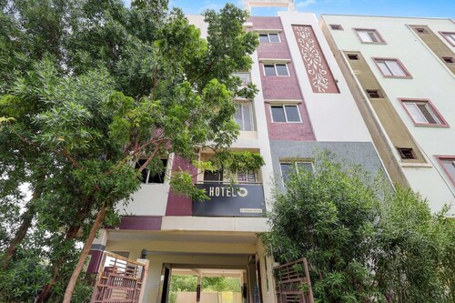 Hotel O Enikepadu Akshaya