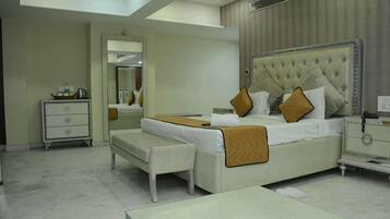 Schreibtisch, Bügeleisen/Bügelbrett, kostenloses WLAN, Bettwäsche